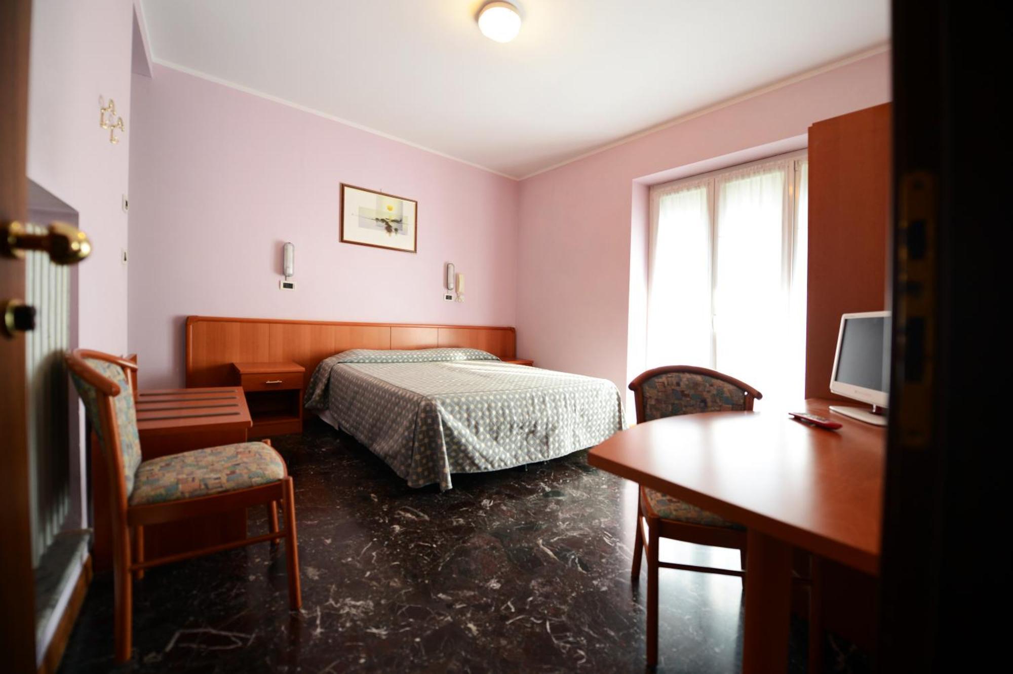 Albergo Venaria Reale Da Matteo Narzole Buitenkant foto