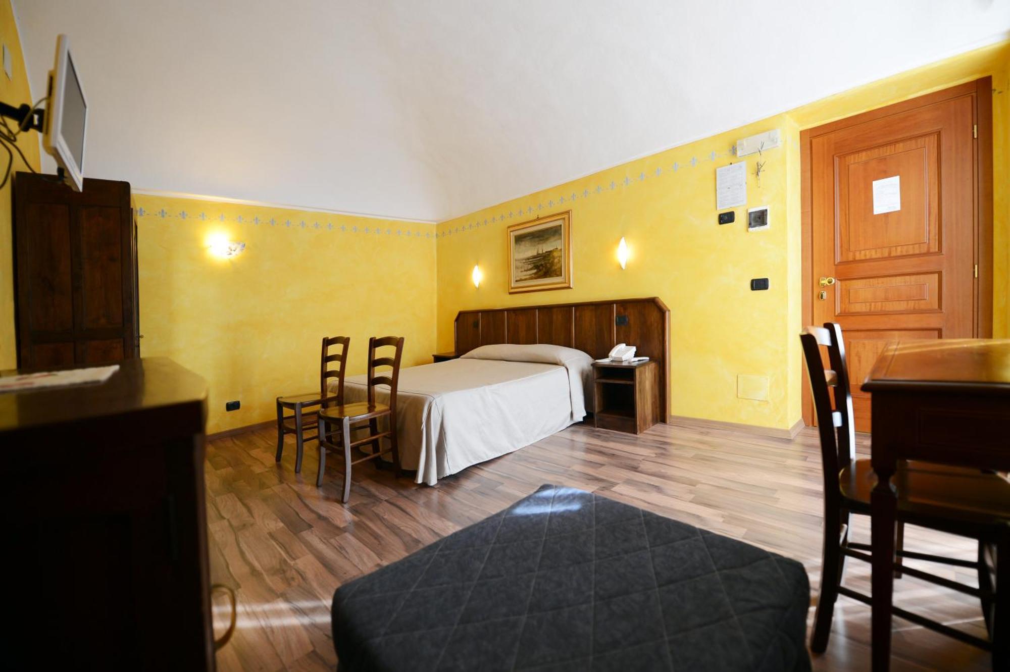 Albergo Venaria Reale Da Matteo Narzole Buitenkant foto