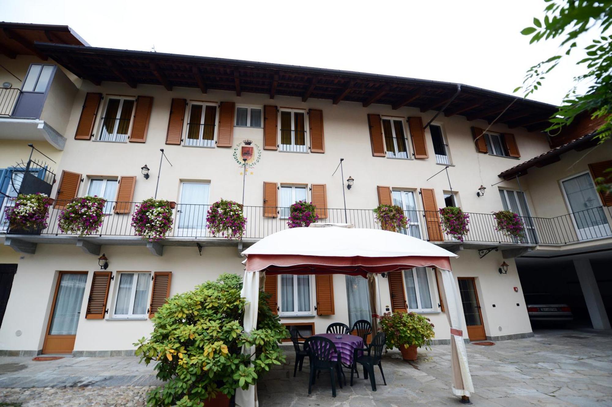Albergo Venaria Reale Da Matteo Narzole Buitenkant foto