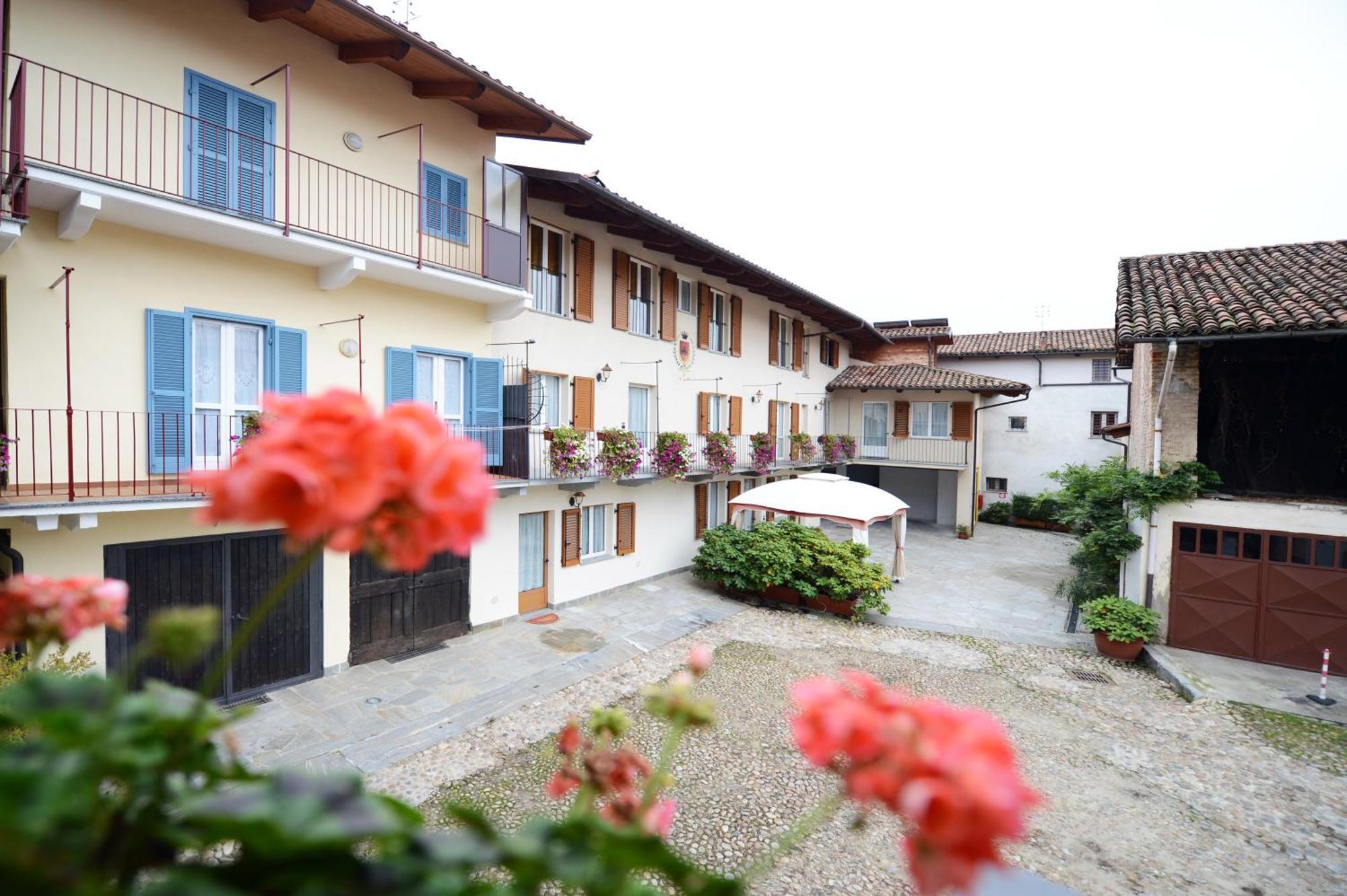 Albergo Venaria Reale Da Matteo Narzole Buitenkant foto